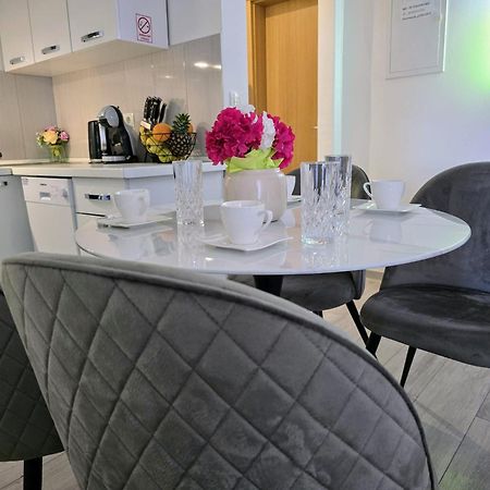 Apartment Blanca With Jacuzzi,Terase And Private Parking Kaštela Zewnętrze zdjęcie
