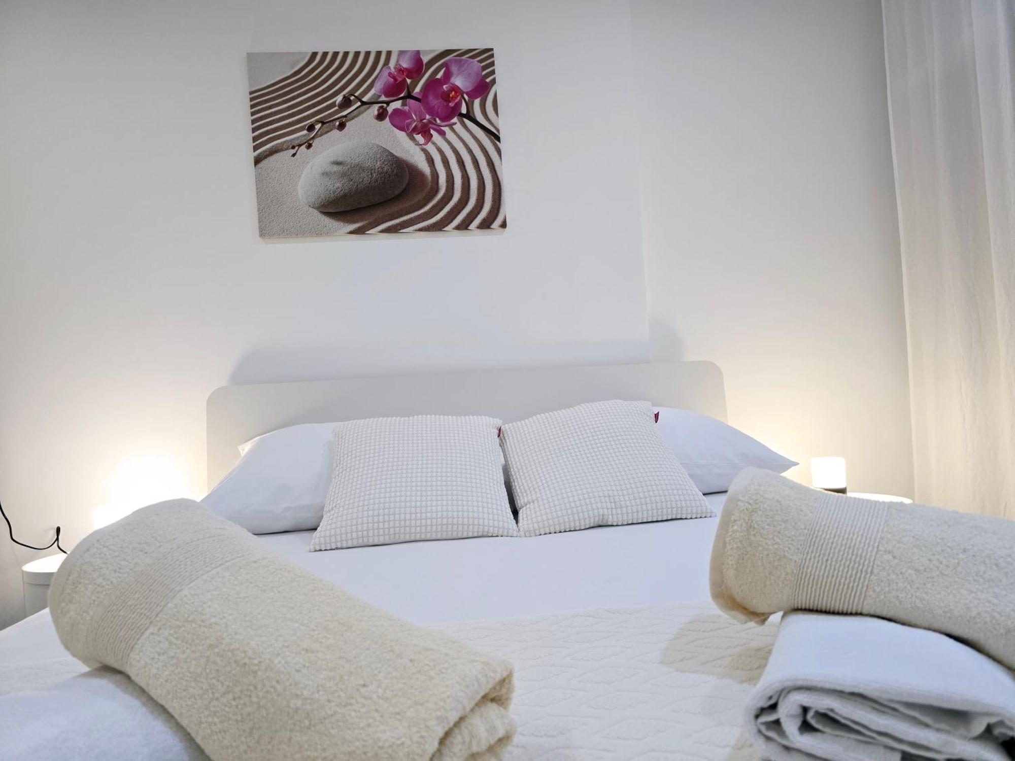 Apartment Blanca With Jacuzzi,Terase And Private Parking Kaštela Zewnętrze zdjęcie