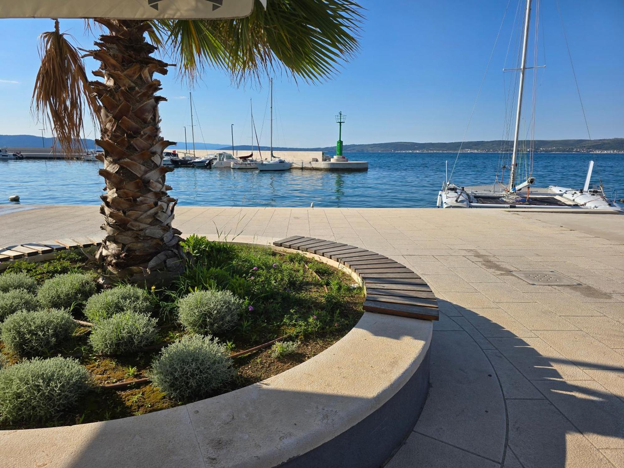 Apartment Blanca With Jacuzzi,Terase And Private Parking Kaštela Zewnętrze zdjęcie